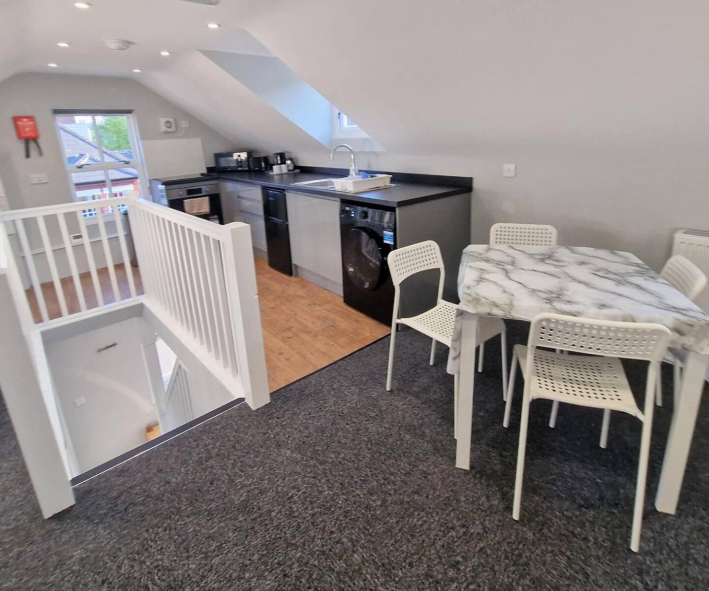 1St Floor Riverview Duplex Flat With Parking NWI Rom bilde